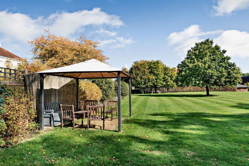 3 bedroom retirement property for sale in Eylesden Court, Bearsted