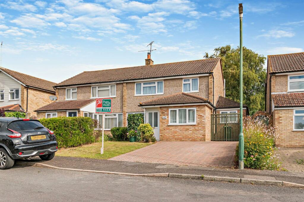 4 bedroom semidetached house for sale in Greystones Road, Bearsted