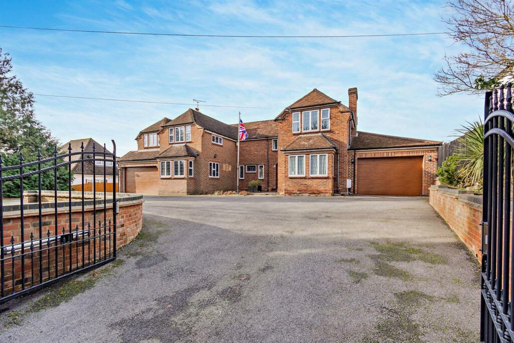 5 bedroom detached house for sale in Spot Lane, Bearsted, Maidstone, ME15