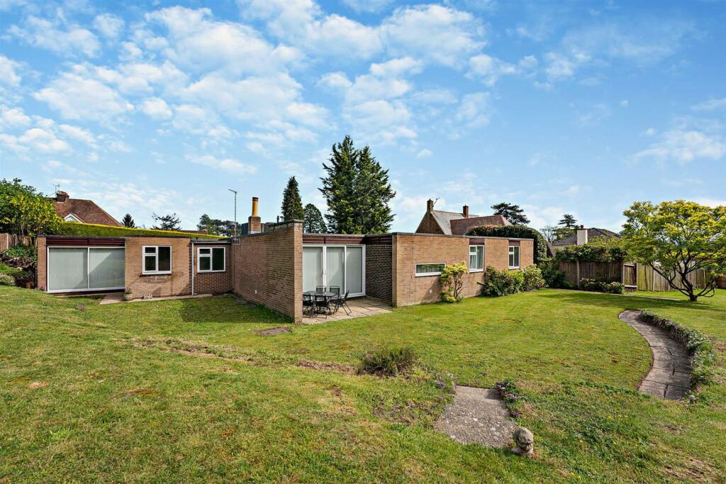 5 bedroom detached bungalow for sale in Yeoman Lane, Bearsted, Maidstone, ME14