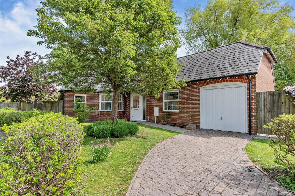 Main image of property: Willow Close, Harrietsham, Maidstone