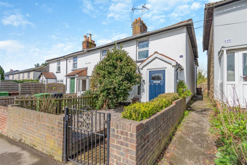 2 bedroom end of terrace house for sale in Loose Road, Maidstone, ME15