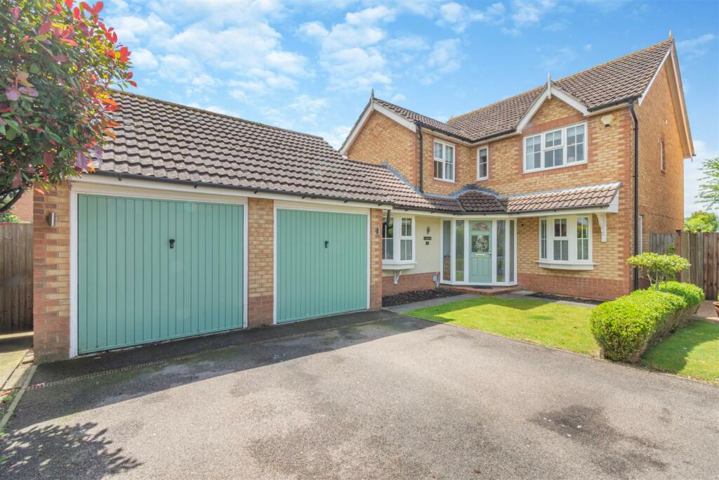 4 bedroom detached house for sale in Harling Close, Boughton Monchelsea, Maidstone, ME17
