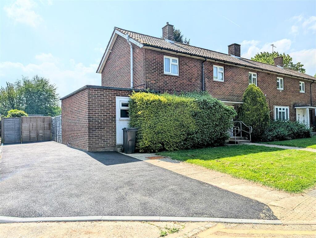 Main image of property: Queen Elizabeth Square, Maidstone