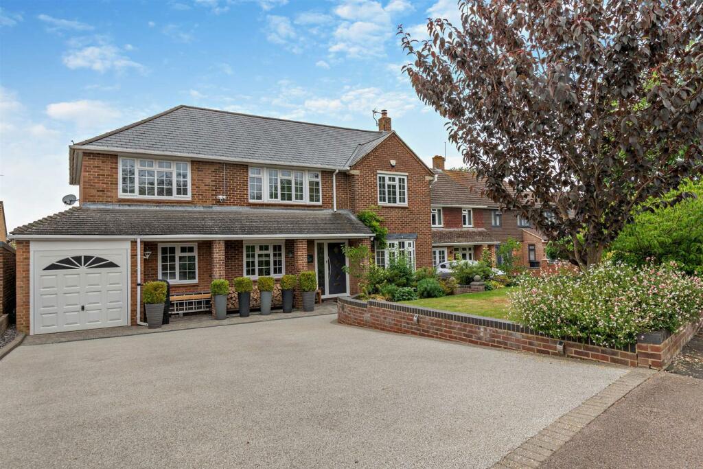 4 bedroom detached house for sale in Anglesey Avenue, Maidstone, ME15