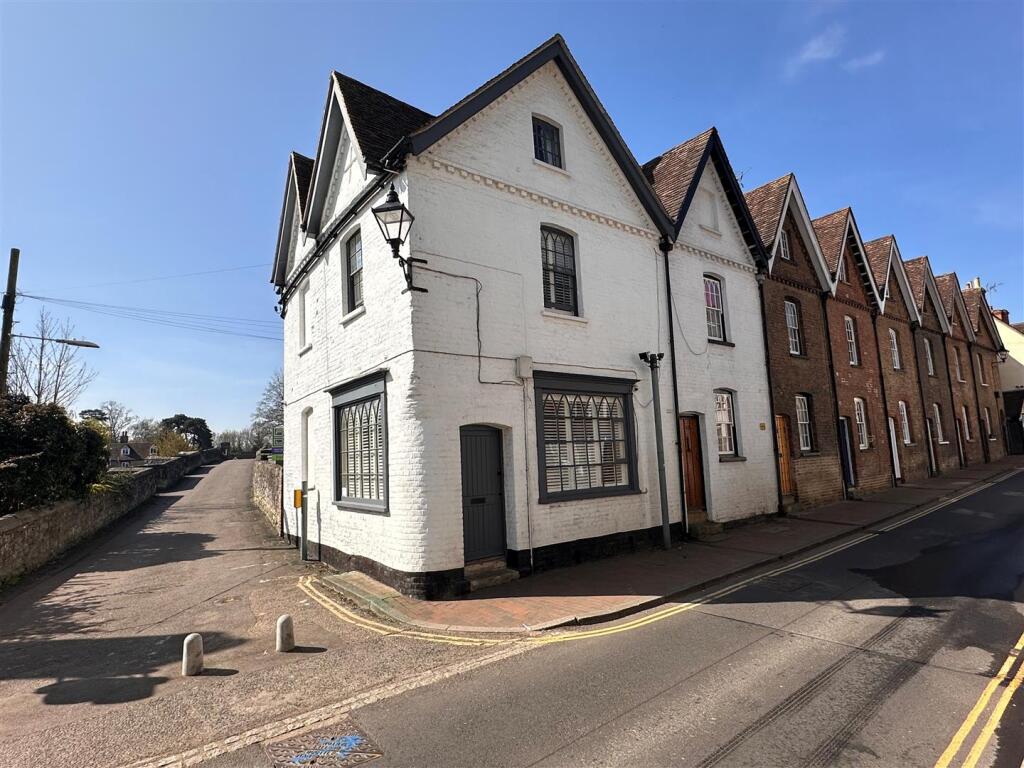 Main image of property: High Street, Aylesford