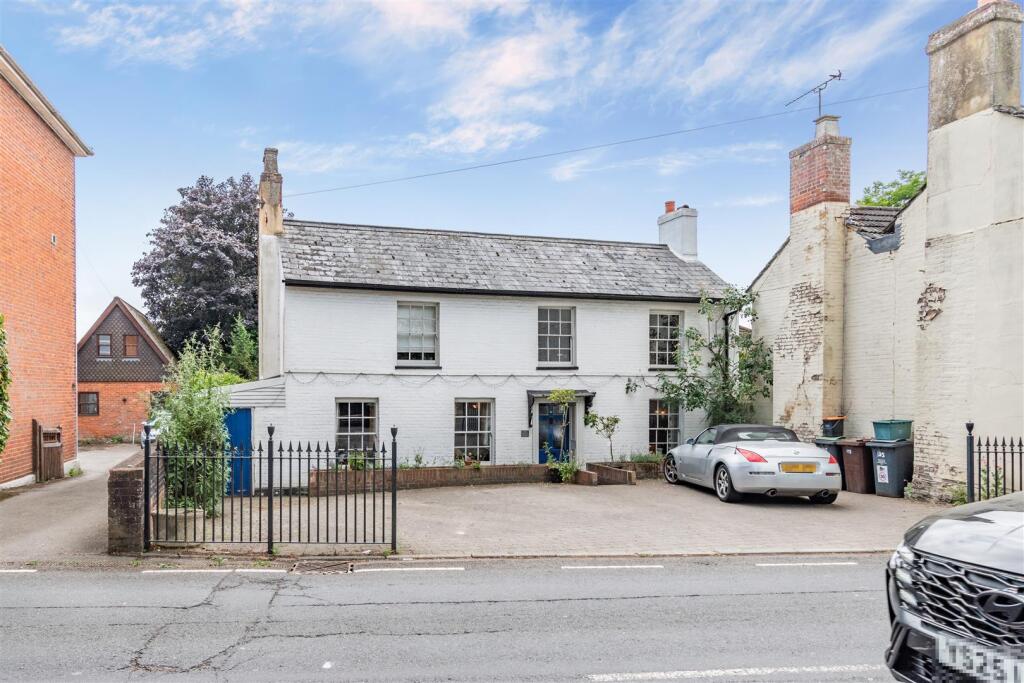 Main image of property: Tonbridge Road, Wateringbury, Maidstone