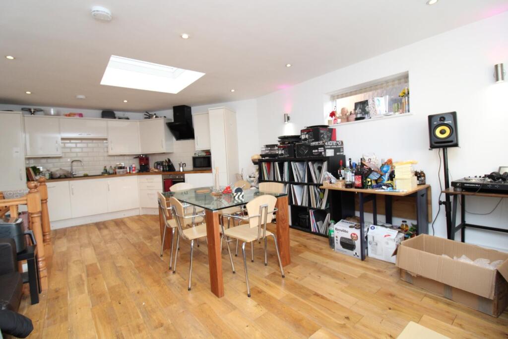 Additional property image - Robertson Road, Easton, Bristol, BS5 6JZ