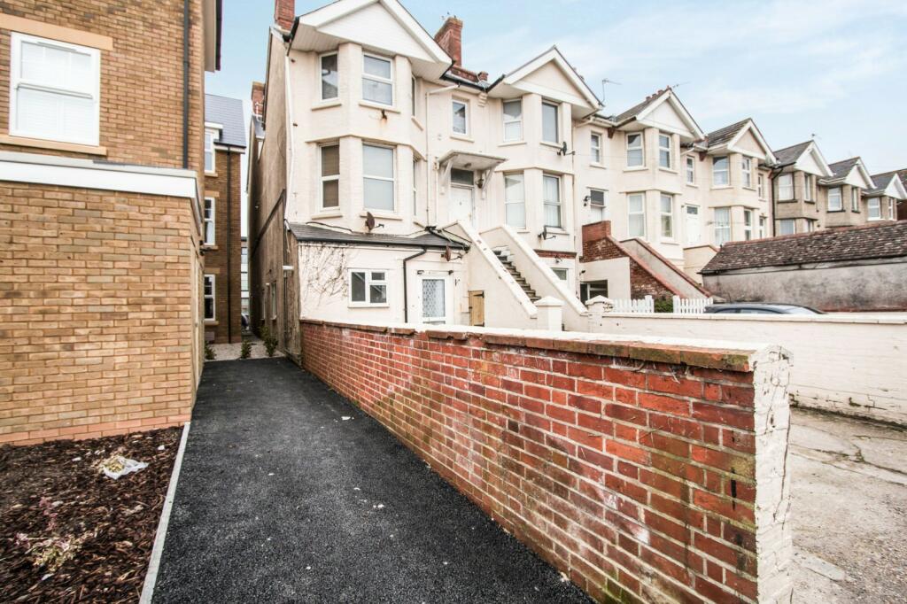 2 bedroom flat for rent in Belle Vue Road, Bournemouth, BH6