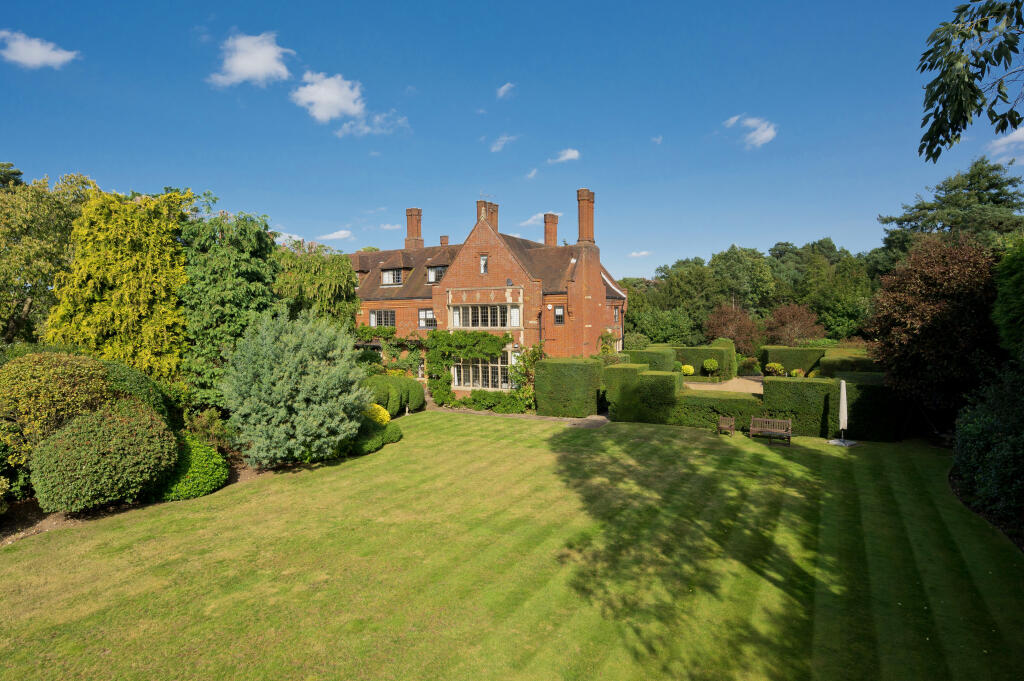 Main image of property: Old Avenue, Weybridge, Surrey, KT13