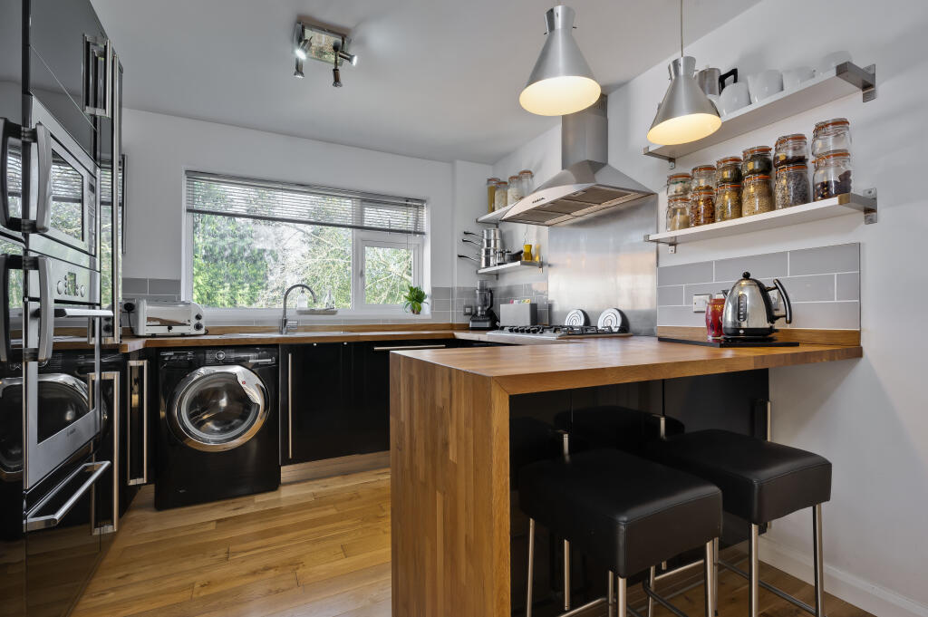 Main image of property: Oatlands Chase, Weybridge, Surrey, KT13