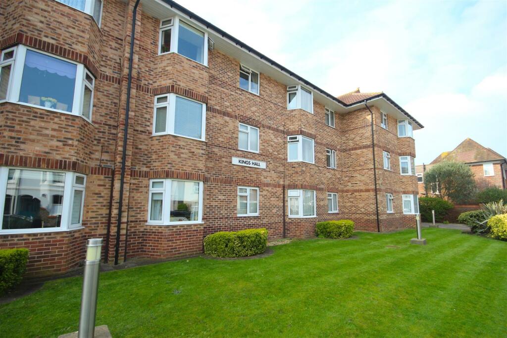 2 bedroom retirement property for sale in Park Road, Worthing, BN11