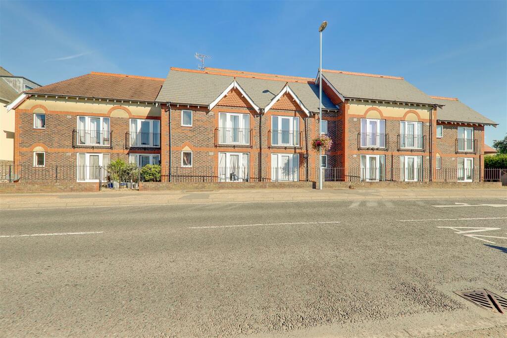 1 bedroom apartment for sale in Apsley Mews, Little High Street