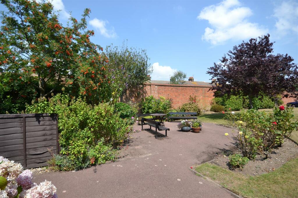 1 bedroom retirement property for sale in Penrith Court, Broadwater