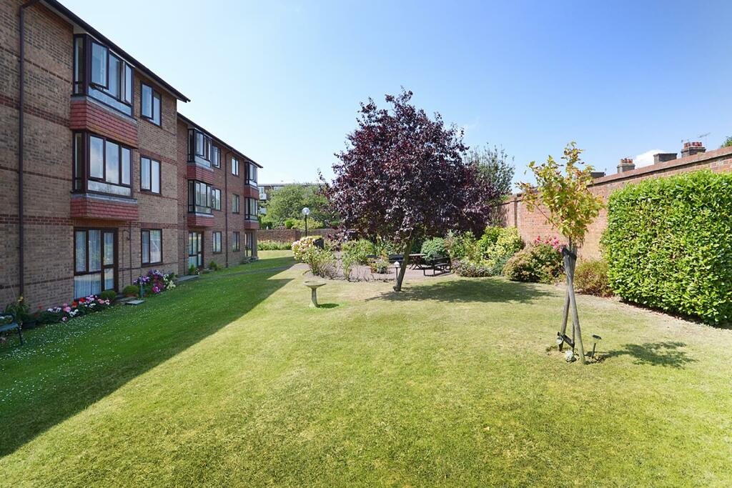 1 bedroom retirement property for sale in Penrith Court, Broadwater