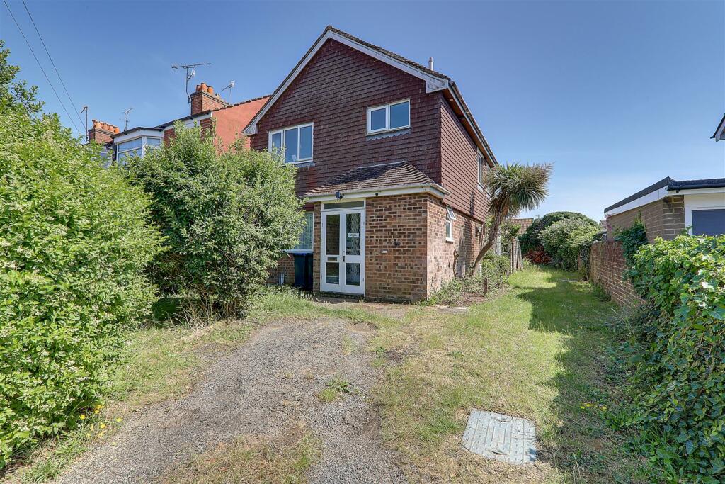 3 bedroom detached house for sale in Greenland Road, Worthing, BN13