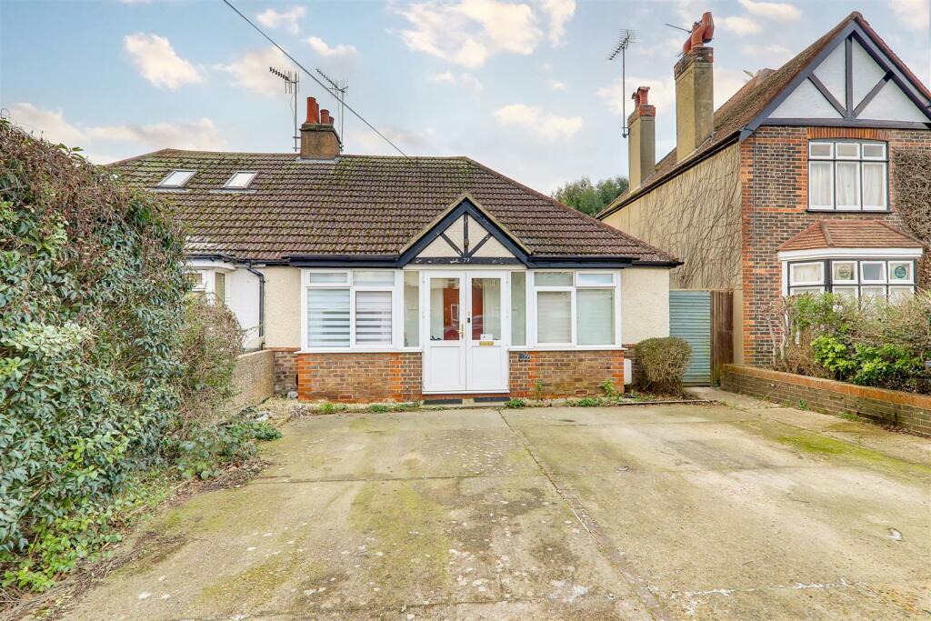 3 bedroom semidetached bungalow for sale in St. Andrews Road, Tarring
