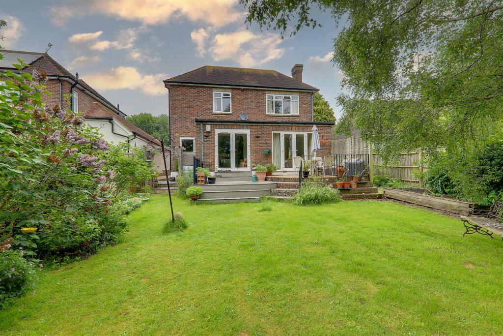 5 bedroom detached house for sale in Hillside Avenue, Worthing, BN14