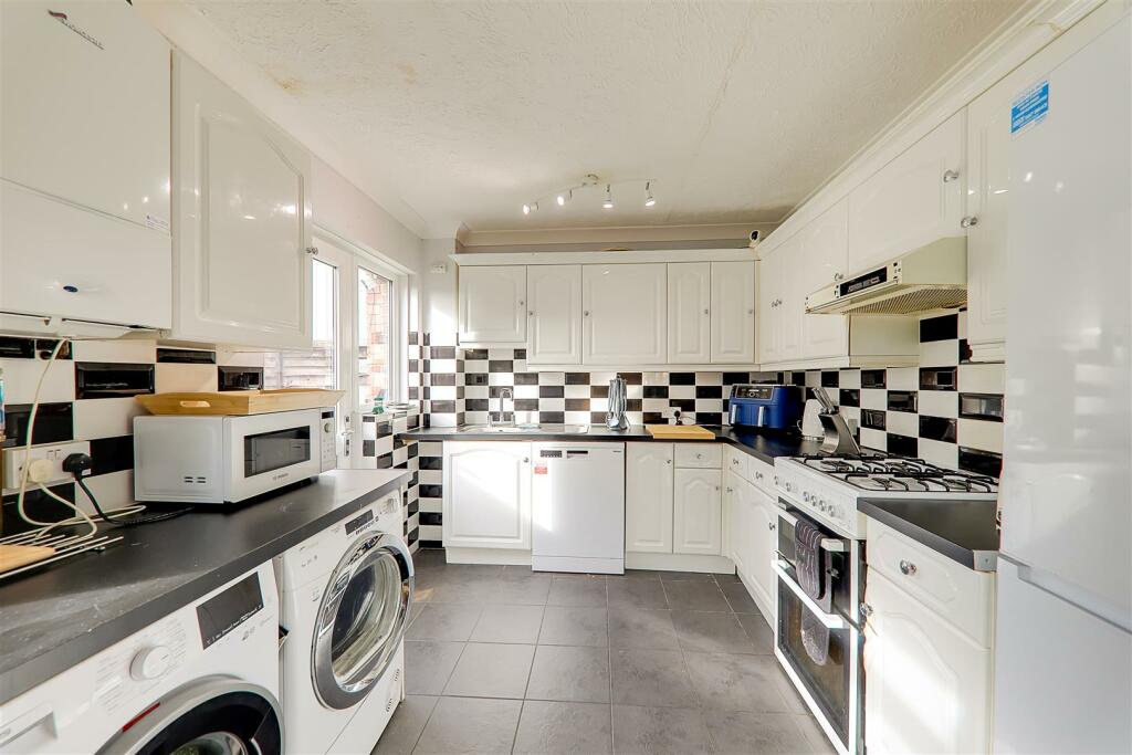 Additional property image - Barn Close, Worthing