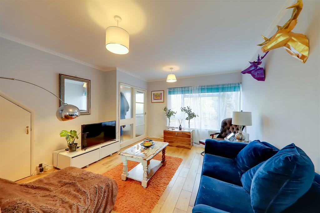 Additional property image - Barn Close, Worthing