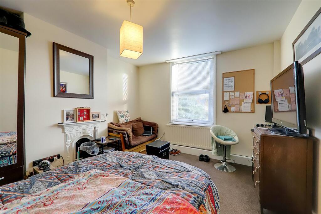 Additional property image - Thurlow Road, Worthing, BN11