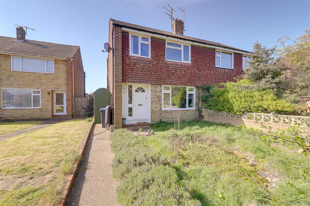 Main image of property: Russell Close, Worthing, West Sussex, BN14 8LR