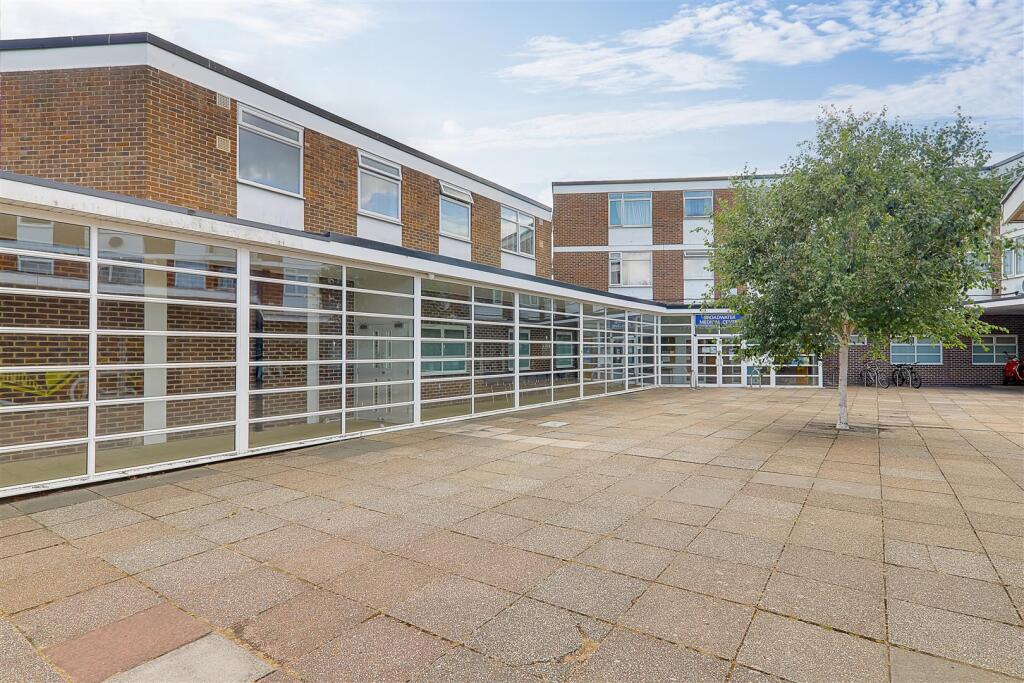 Main image of property: Broadwater Boulevard Flats, Broadwater, Worthing