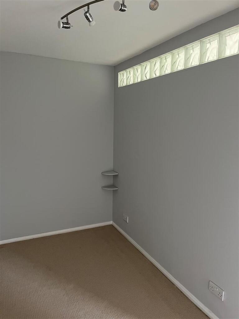 Additional property image - Chesswood Court, Worthing, BN11 2AH