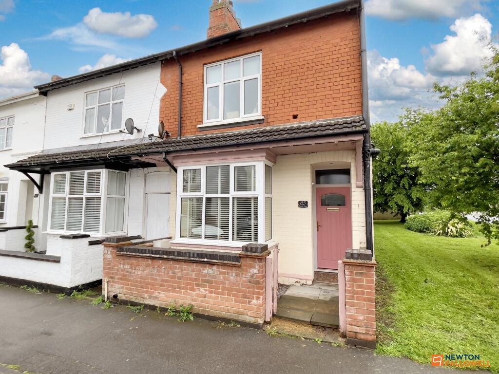 3 bedroom end of terrace house for sale in Crescent Road, Hugglescote, LE67