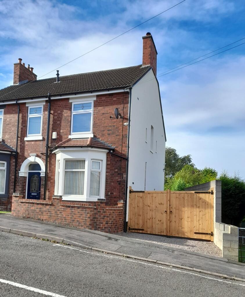 2 bedroom semidetached house for sale in Wilmot Road, Swadlincote, DE11