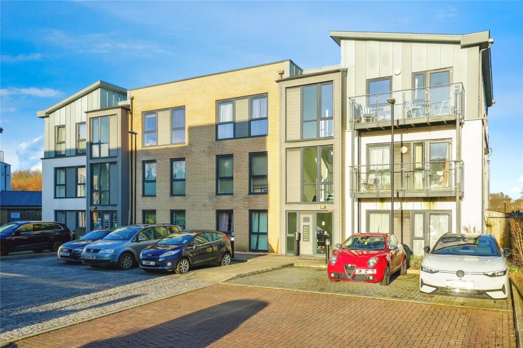 Main image of property: Gardeners Close, Bicester, Oxfordshire, OX26