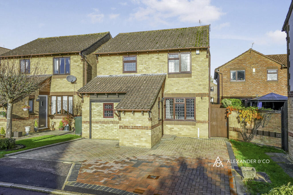 Main image of property: Chestnut End, Bicester, Oxfordshire, OX26