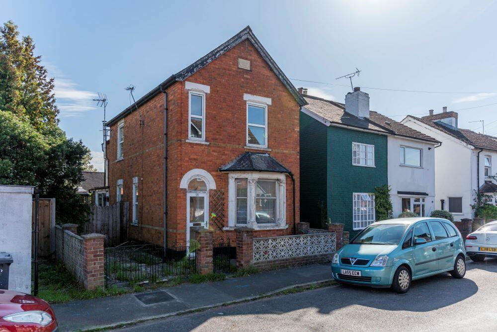 3 bedroom detached house for sale in Chertsey, Surrey., KT16