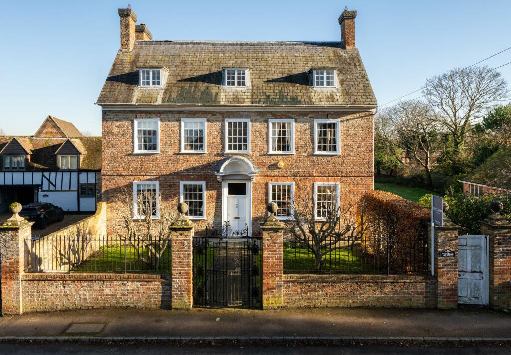 5 bedroom detached house for sale in Ickwell Road, Northill, SG18