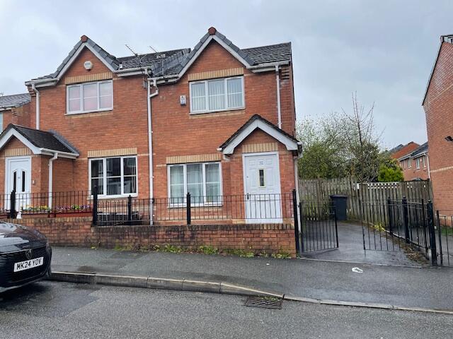 2 bedroom semi-detached house for rent in Hacking Street, Salford, Greater Manchester, M7
