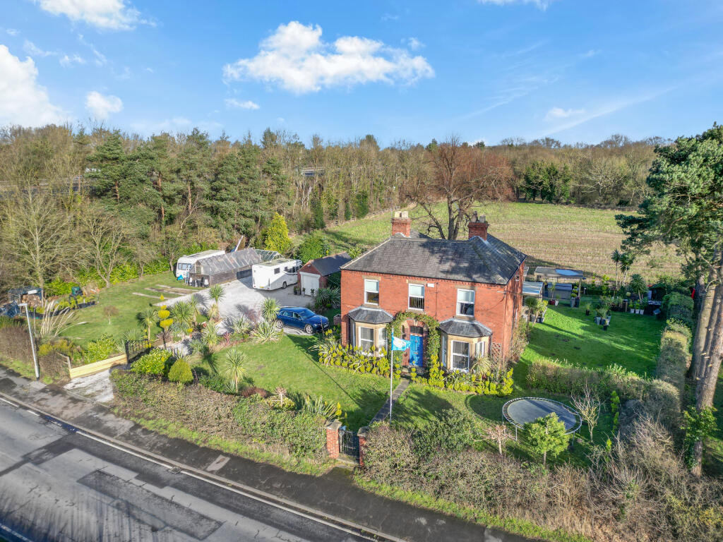 4 bedroom detached house for sale in Wynn House, Bridge Lane, Rawcliffe