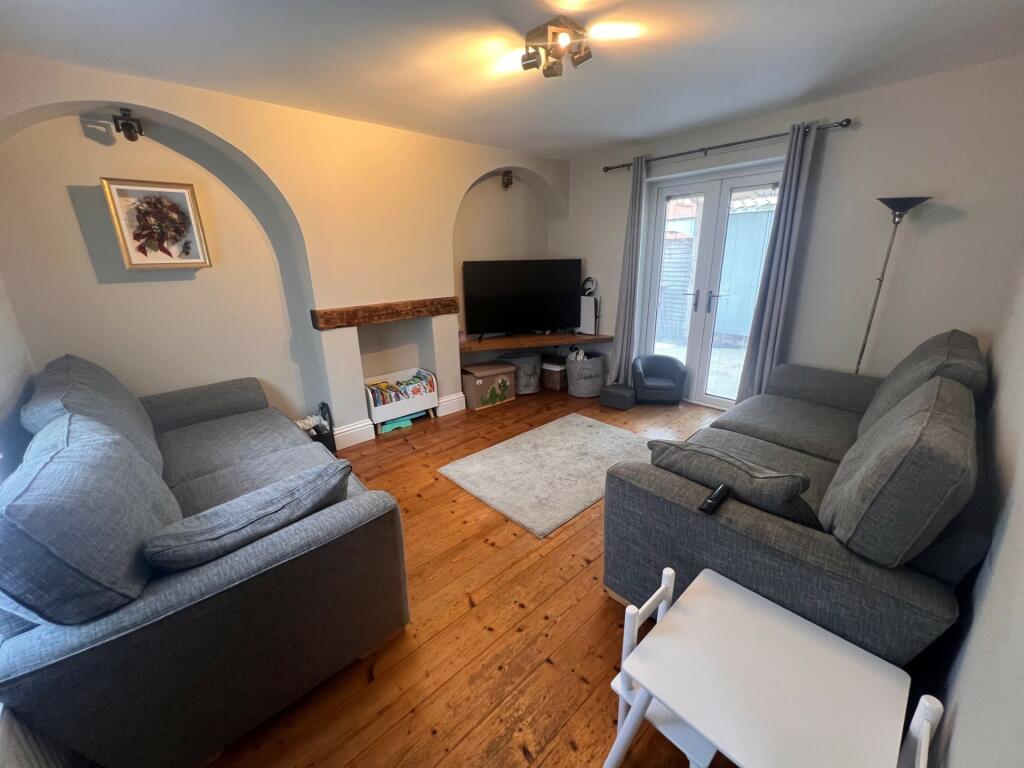 3 bedroom detached house for sale in Street, Snaith, DN14 9, DN14