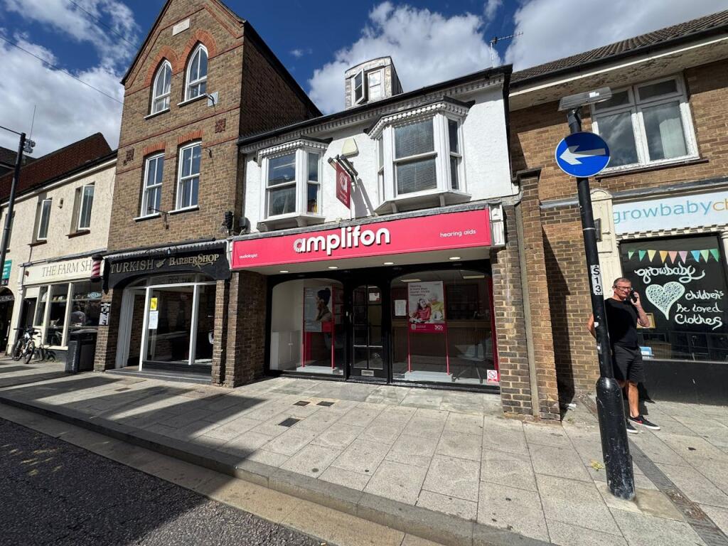 Main image of property: 198 Moulsham Street, Chelmsford, CM2 0LG