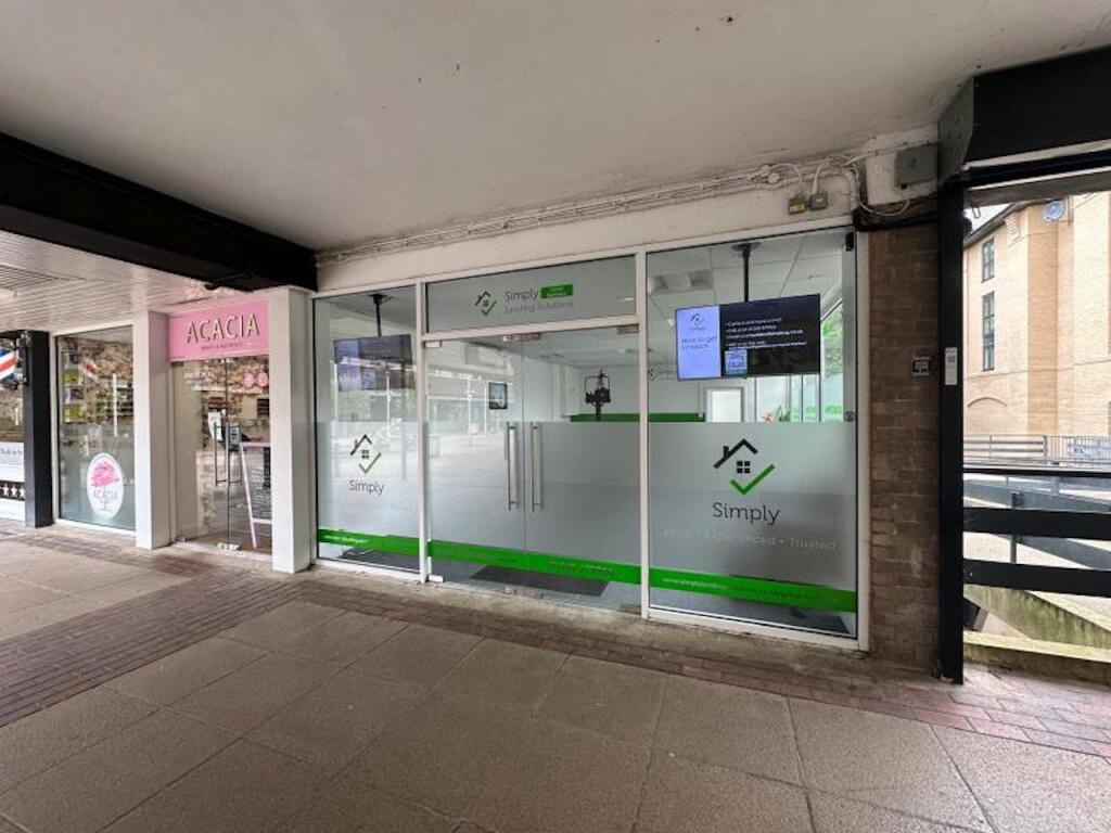 Main image of property: 7 The Vineyards, Great Baddow, Chelmsford, CM2 7QS