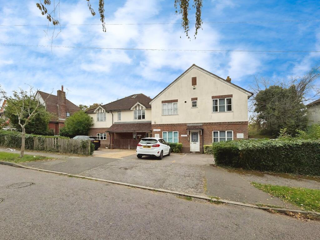 Main image of property: 15 Regent Road, Epping, CM16 5DL
