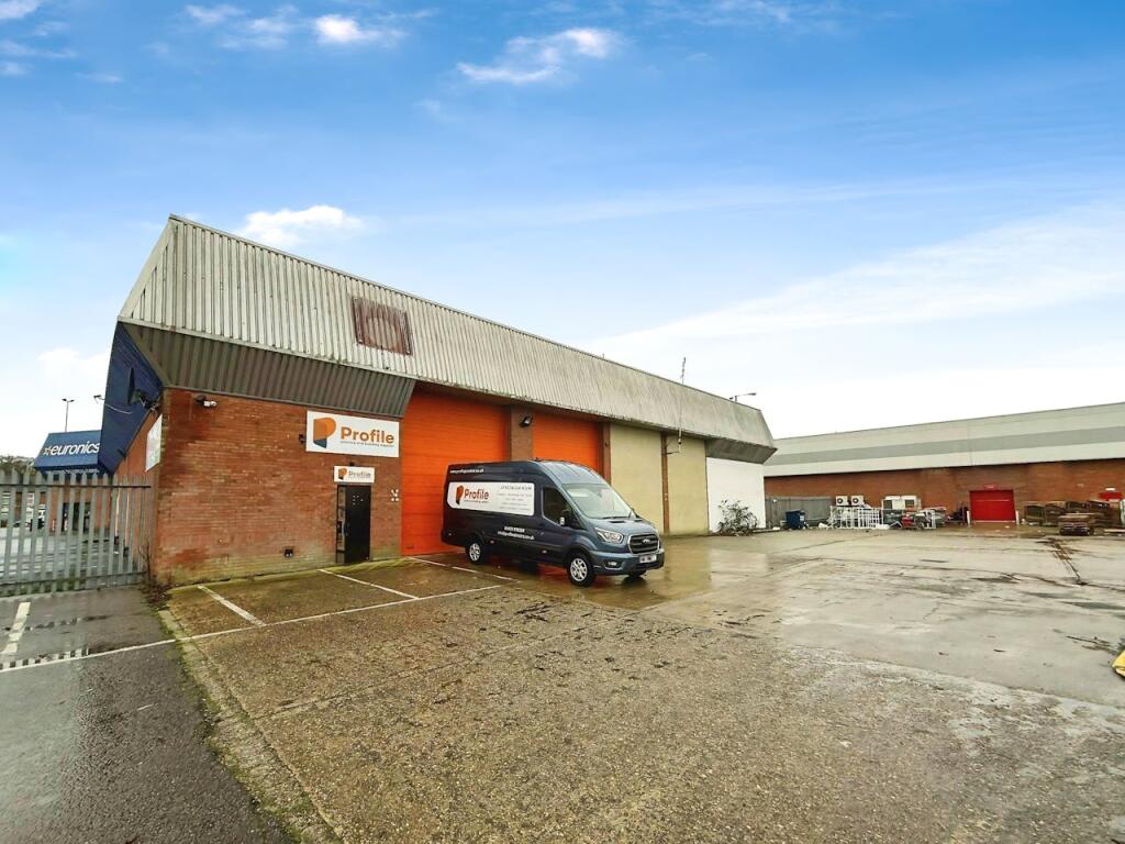Main image of property: Rear of Unit 5, Orwell Business Park,, Ranelagh Road, Ipswich, IP2 0AQ