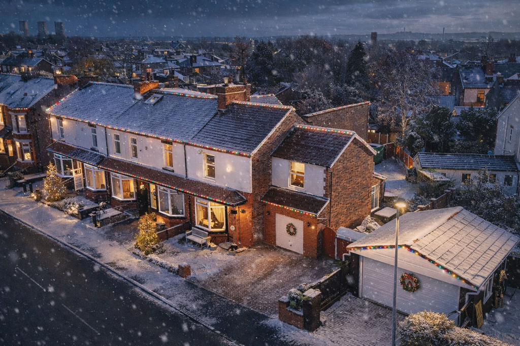 Main image of property: Pit Lane, Widnes, WA8