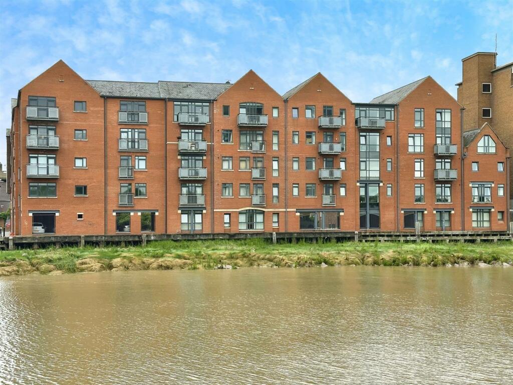 Main image of property: Trinity Wharf, Hull