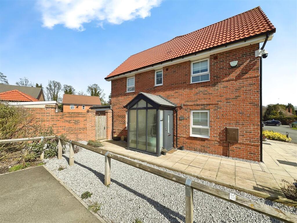 Main image of property: Pickering Close, Cottingham