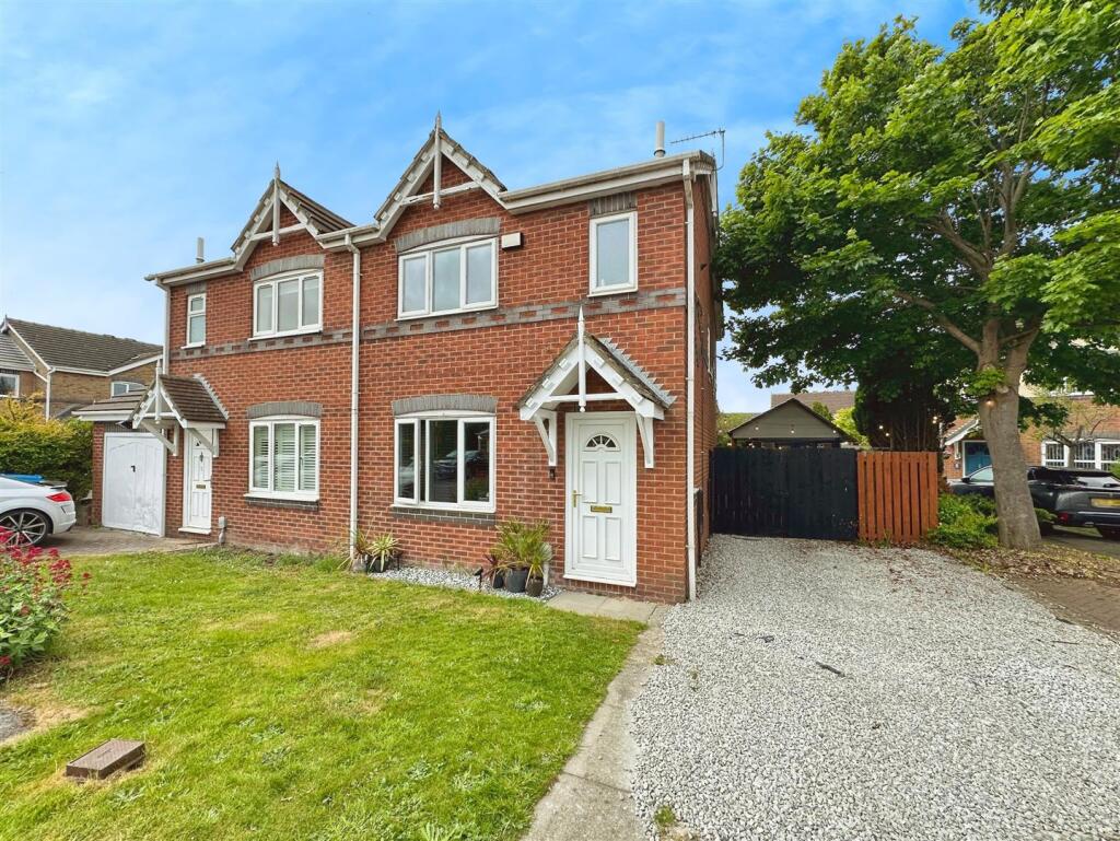 Main image of property: Appledore Close, Hull