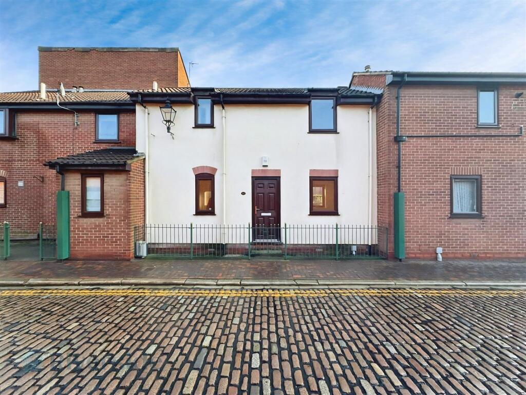 Main image of property: Dagger Lane, Hull