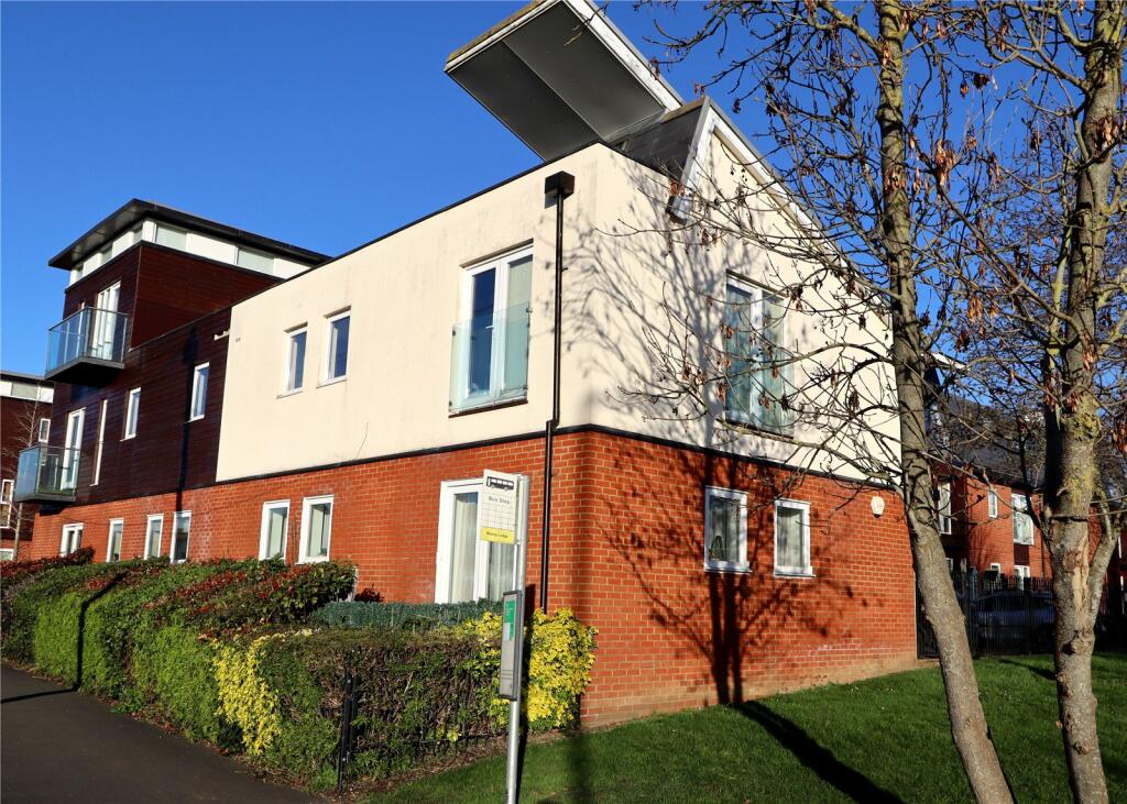 2 bedroom house for sale in Addenbrookes Road, Newport Pagnell