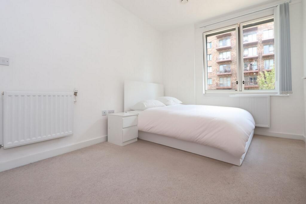 House share for rent in Frobisher Yard, London City Airport,Gallions