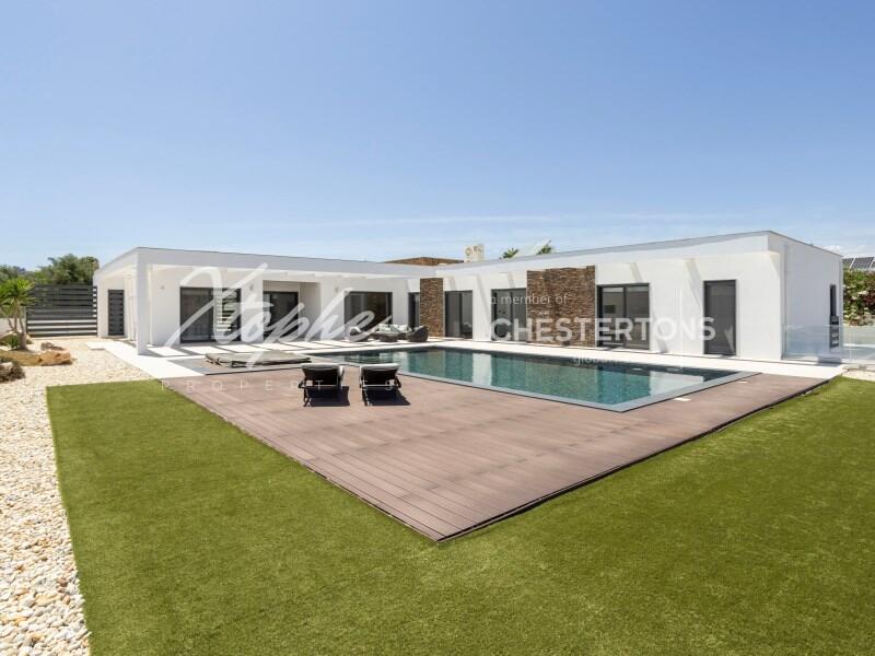 Main image of property: Algarve, Quelfes