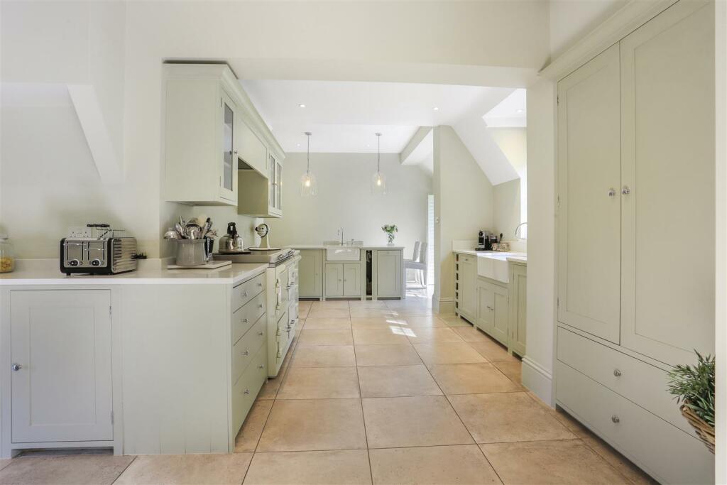 Additional property image - Hazelwood Lane, Chipstead